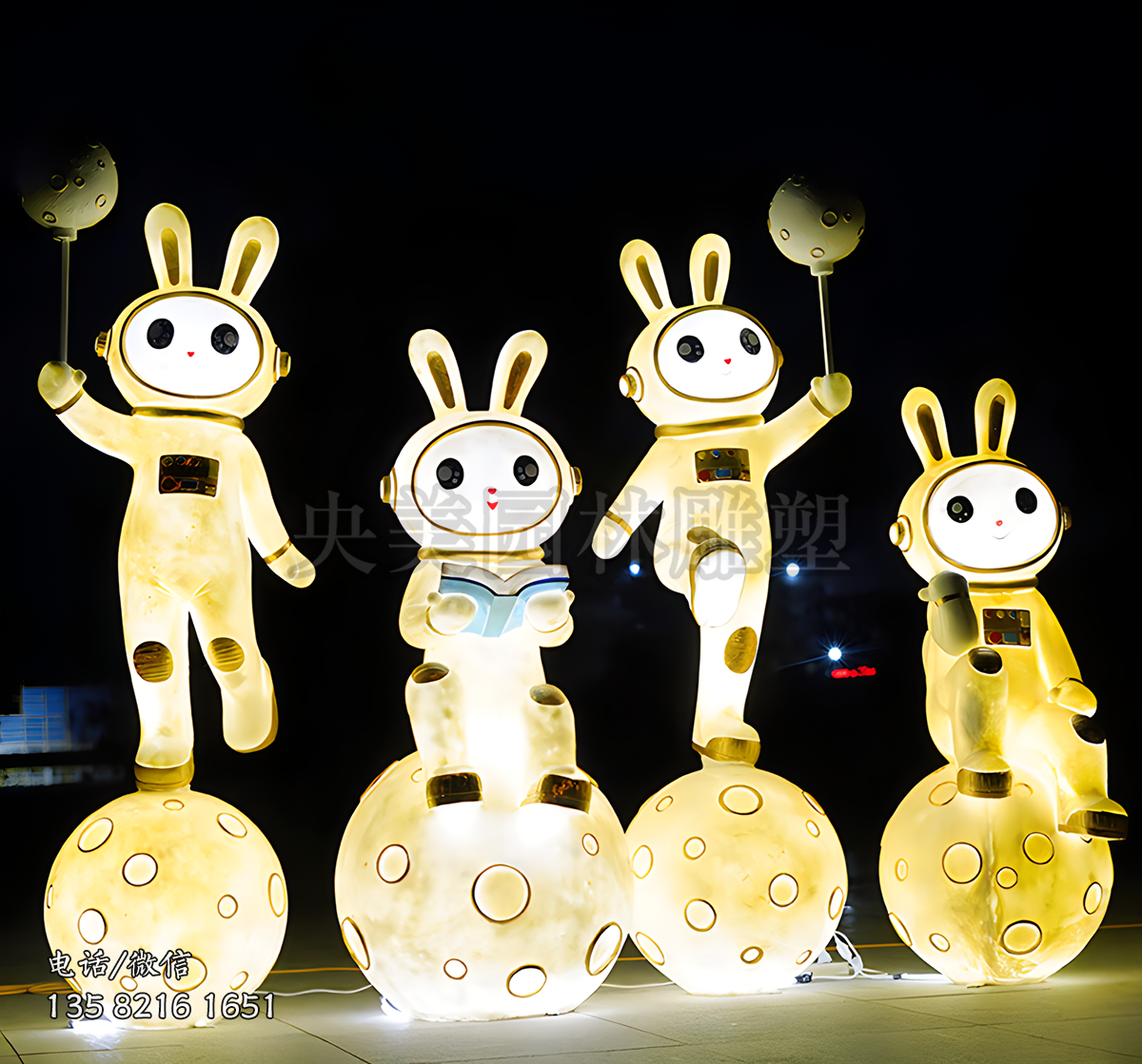玻璃鋼發光太空兔子（宇航員造型）雕塑