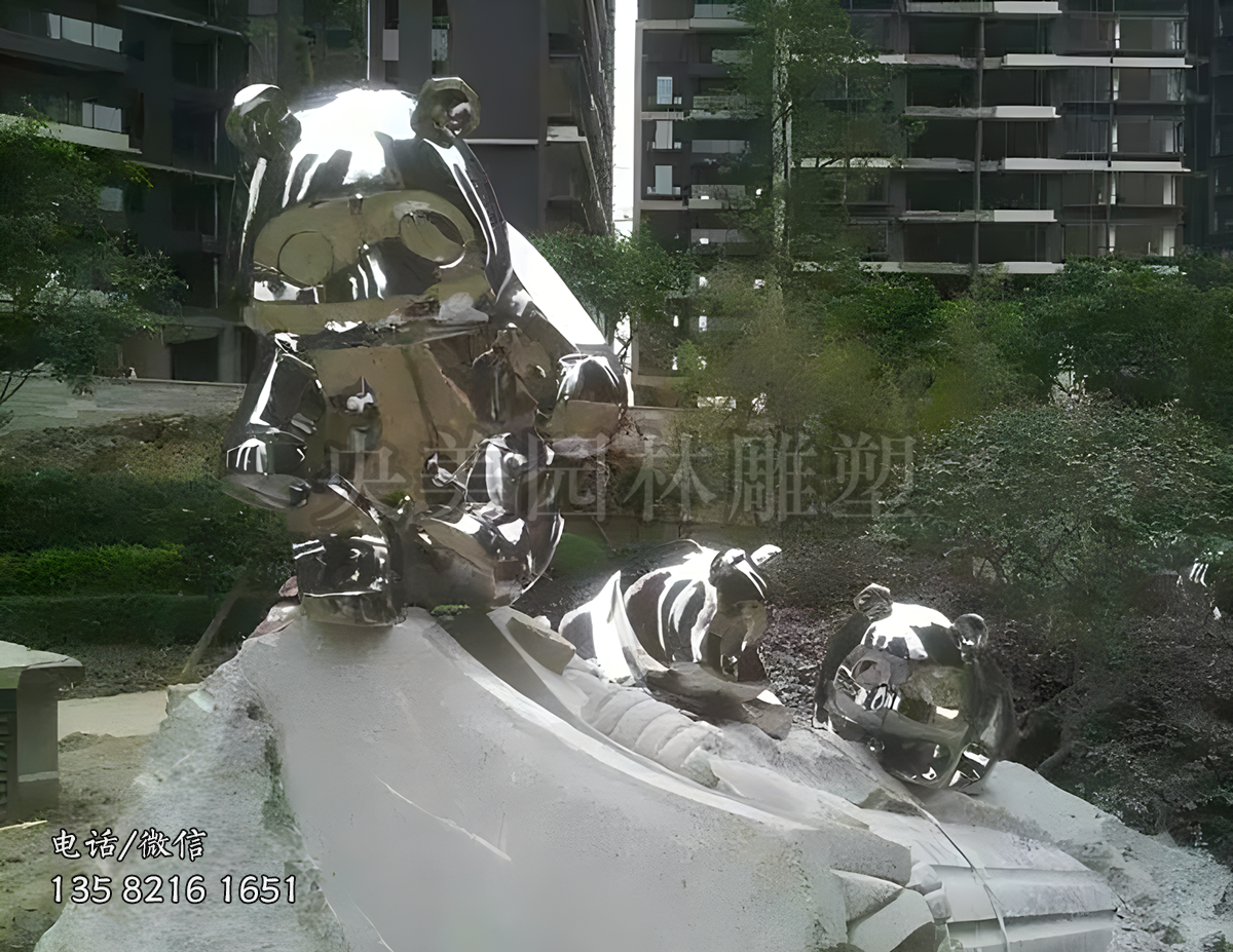 鏡面拋光不銹鋼熊貓雕塑